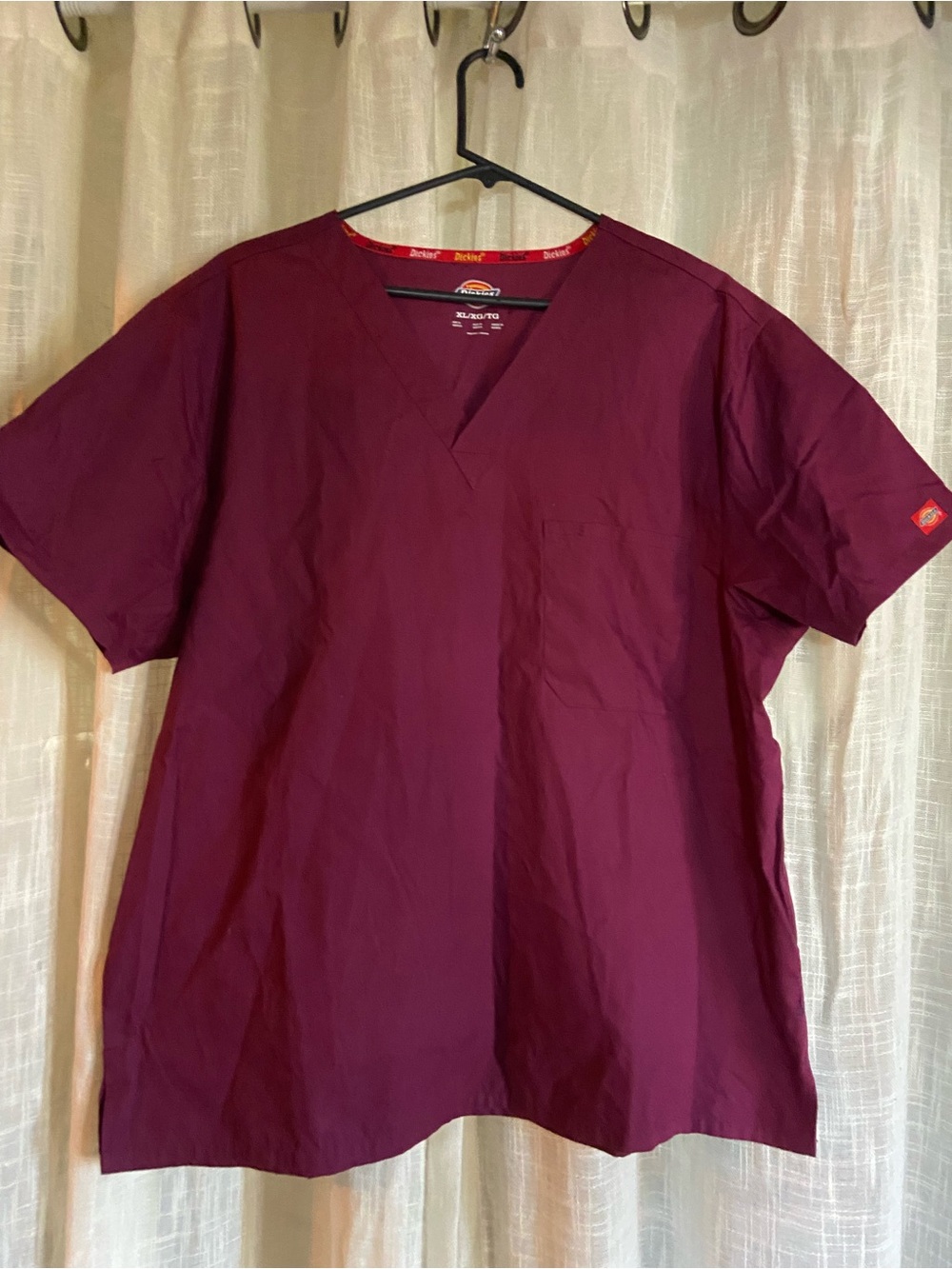 Dickies Unisex V-Neck Scrub Top - Maroon